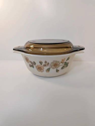 Pyrex milk glass - milk,