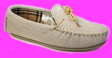 LADIES SIZE 7 BEIGE SUEDE LEATHER SLIP ON WARM LINED MOCCASIN LACE UP SLIPPERS