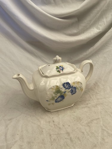Vintage white blue floral - vintage,