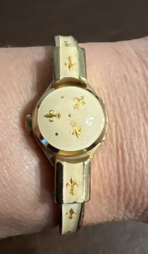 Consul swiss women fond - swiss,