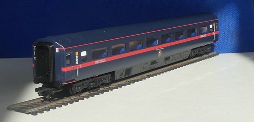 Hornby r4104 1st - mk, (hst)