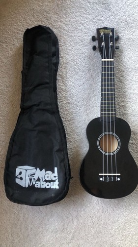 Black ukulele with case - ukulele,
