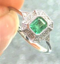 18CT WHITE GOLD 0.39ct Emerald