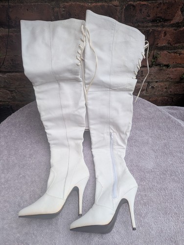 Bnwt pleaser style - pleaser, thigh