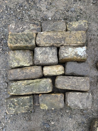 Gritstone building stone - gritstone,