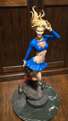 Supergirl sideshow premium - supergirl,