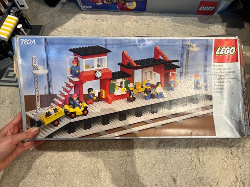 Lego railway station - railway, 7824