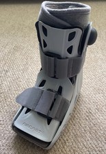 DJO Aircast Soft Strike Pneumatic Short Walking Support Boot Size XSmall UK 2-4