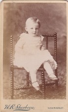 CDV PHOTO.  CUTE YOUNG CHILD. UNUSUAL CHAIR. BY H.R. SHERBORN, NEW MARKET
