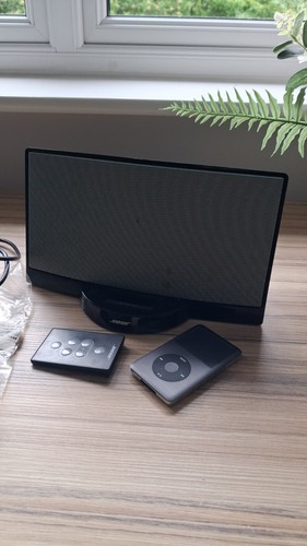 Base sound dock and - 160gb,