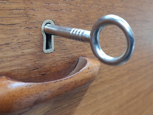 Ladderax cabinet key new - ladderax,