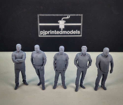 Scale figures - 1:32,