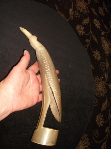 Vintage hand carved - hand, bird