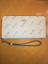 COACH C3547 Long Zip Around