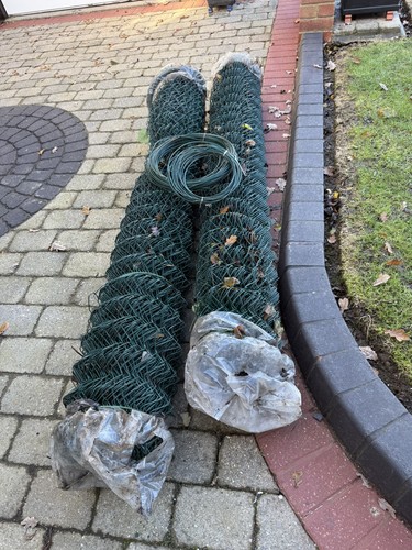 Green chain link - fencing, 6ft