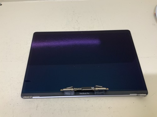 Macbook pro a1990 2018 - 15",