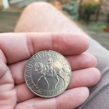 (RARE) 1977 Queen Elizabeth II Silver Jubilee Commemorative Crown Coin DG.REG FD