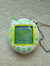 Tamagotchi Connection V3 Lucky Clover, White And Green