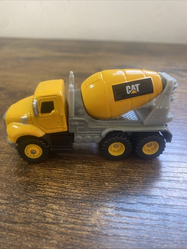 Cat cement mixer truck diecast - cement,