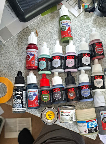 Paints 7 humbrol - 10,