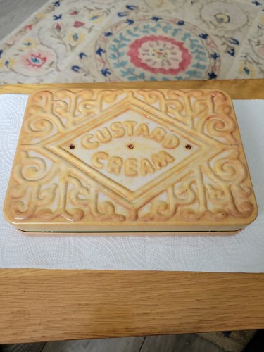 Vintage retro custard - vintage/retro,