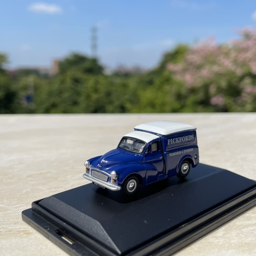 Morris minor van diecast - morris,