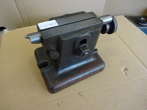 Dividing tailstock adjustable