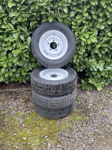 Land rover defender tyres and - rover,