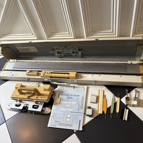 Knitting machine knitmaster - knitting,