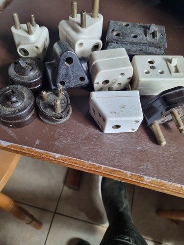 Bakelite electrical items - 11,