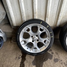 FORD FIESTA MK7 ZETEC S 17” ALLOY WHEEL BUCKLED