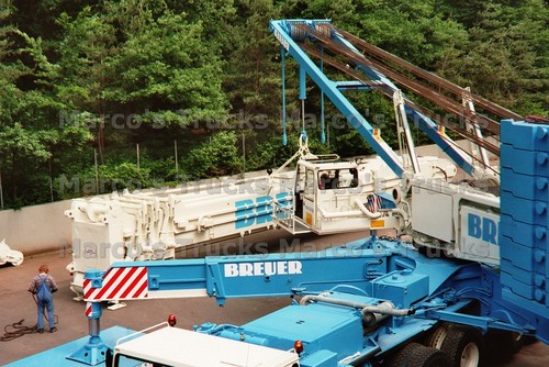 Truck photo crane - photo,