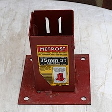 Genuine Unused Metpost Bolt Down Wedge Grip Fence Support for 3" Square Post