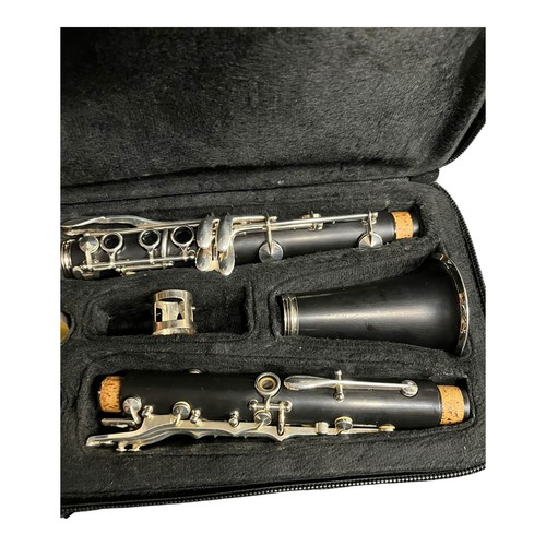 Clarinet with case - –,