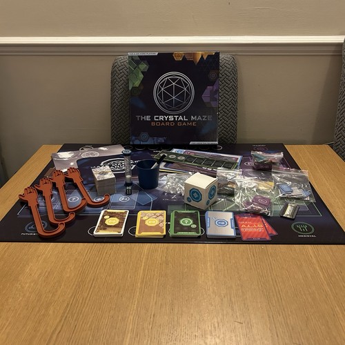 The crystal maze board - crystal, game