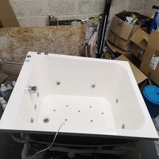 Square jacuzzi bath
