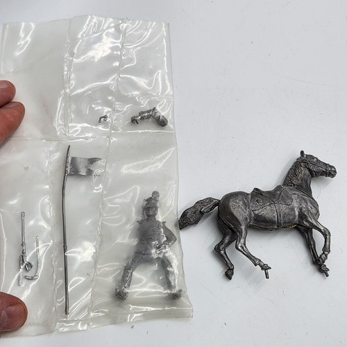 Vintage white metal model - white,