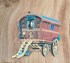 LARGE HANDMADE WOODEN REDDINGS