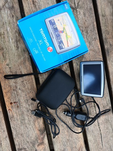 Tomtom satnav with screen - satnav,