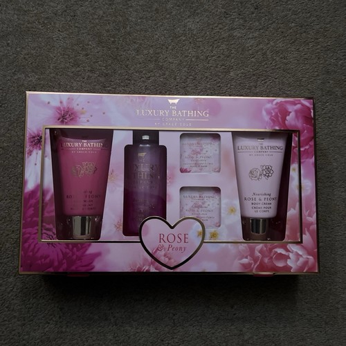 The luxury bathing company - the,