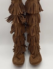 Minnetonka size 5 Women’s