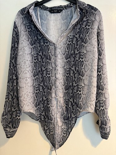 Grey snakeskin shirt size - shirt,