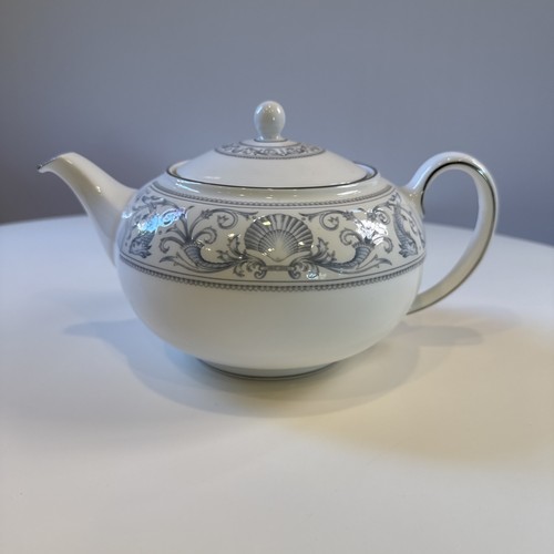 Wedgwood dolphins r4652 white - dolphins,