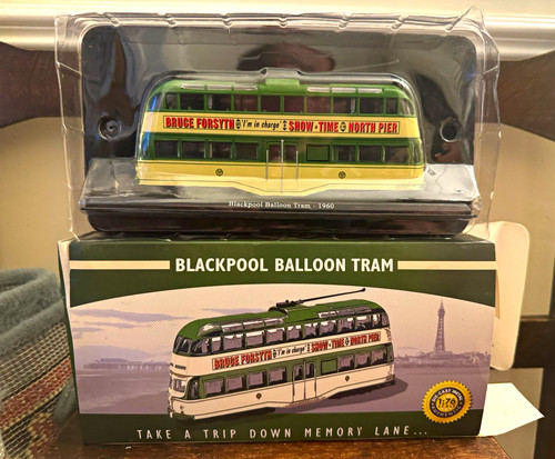Blackpool balloon tram 1960 - blackpool,