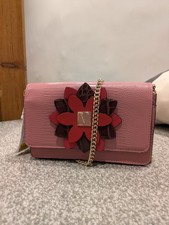 VICTORIA'S SECRET CROSS BODY
