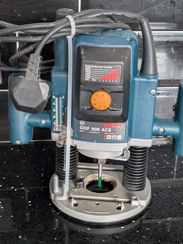 Bosch heavy duty router - duty,