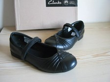 NEW CLARKS DOLLY SHY LITTLE Girls BLACK Leather SCHOOL SHOES SIZE 9.5 F FIT