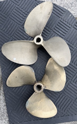 Pair bronze marine propellers - bronze,