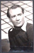 A VERY YOUNG HAND SIGNED AUTOGRAPH PHOTO FILM STAR SIR JOHN MILLS