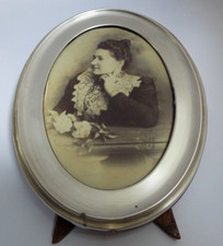 BEAUTIFUL CLEAN ENGLISH ANTIQUE 1914 SOLID STERLING SILVER OVAL PHOTOGRAPH FRAME